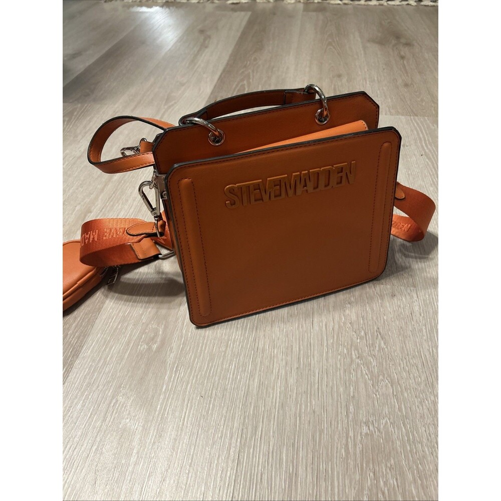 Steve Madden NWOT Bevelyn Convertible Crossbody Bag in Orange